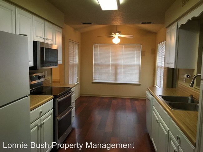 Building Photo - 4 br, 2.5 bath House - 313 Manning Lane