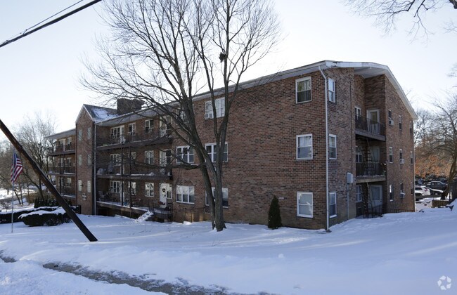 Building Photo - 1 Glencar Ave