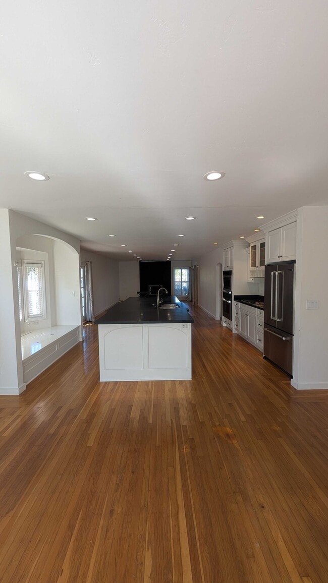 Building Photo - 829 Pordon Ln