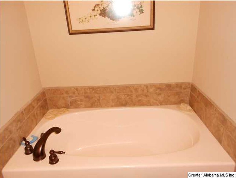 Master Bathroom - 612 Riverhaven Pl