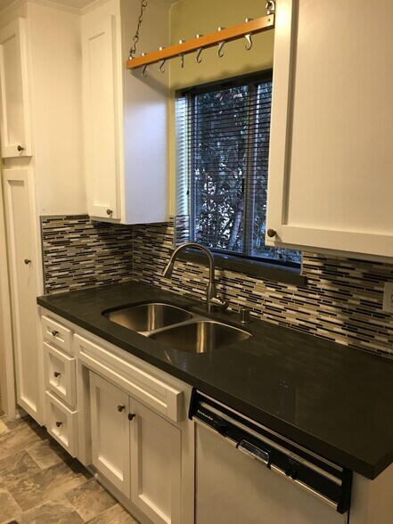 Kitchen - 11550 Nebraska Ave