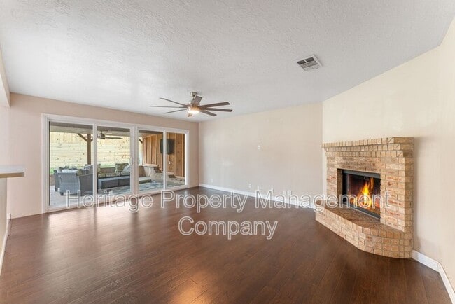 Building Photo - 13115 Almond Bend Dr