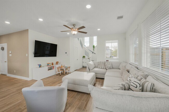 Building Photo - 7834 Swooping Swallow Ln