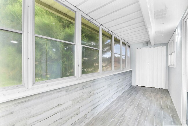 Building Photo - 277 Brittany F