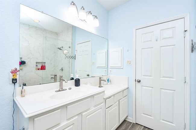 Building Photo - 2206 Rocky Hollow Ln