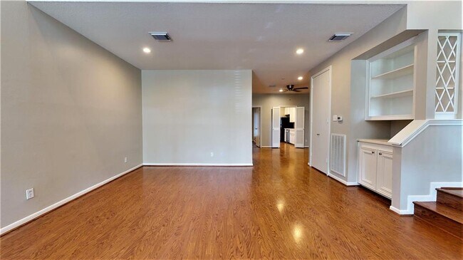 Building Photo - 727 Bunker Hill Rd