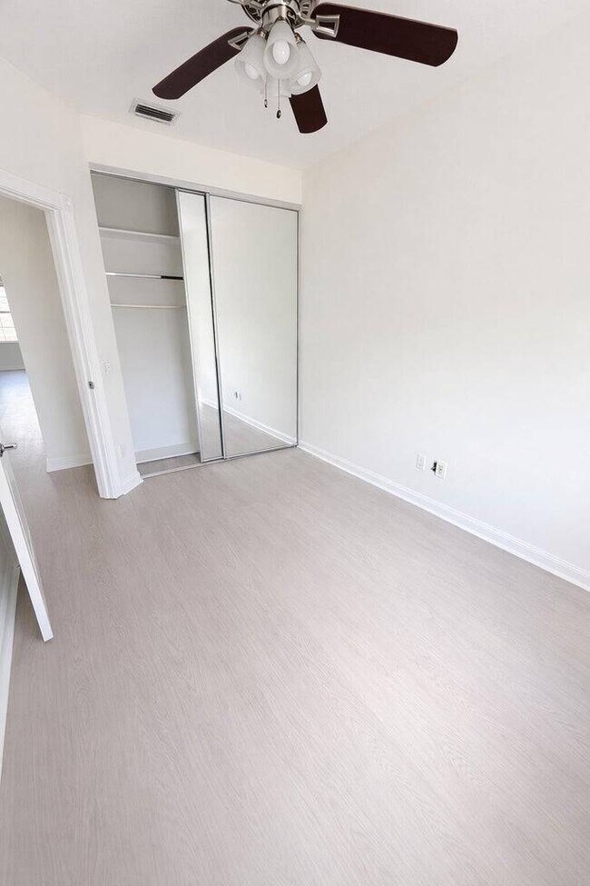 Building Photo - 181 Waterford Dr