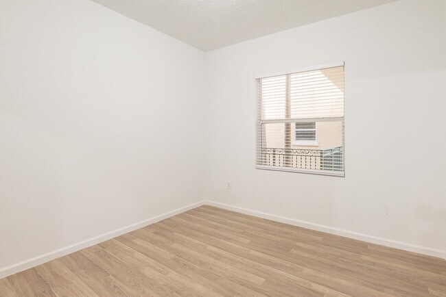 Building Photo - 1650 Presidential Way