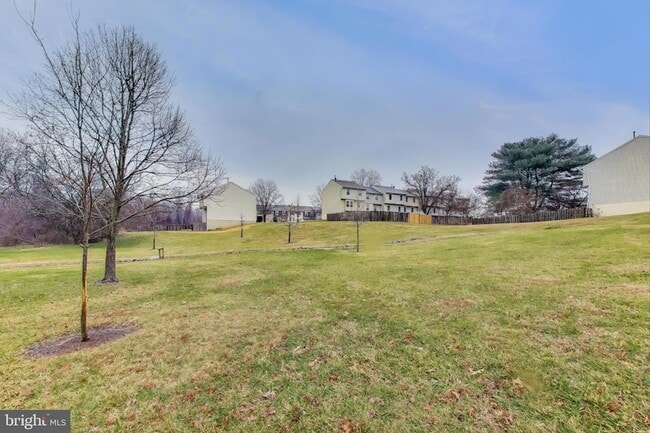 Building Photo - 18 Indian Hills Ct