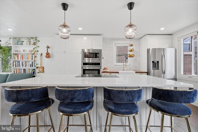 Building Photo - 125 E Moreland Ave