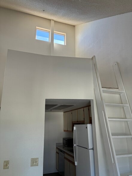 Small Loft space over kitchen - 1025 Southwood Dr