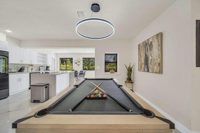 Building Photo - 305 NW 124th St