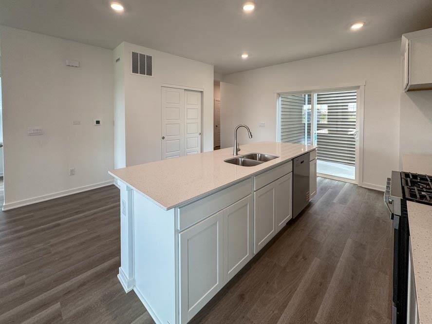 Building Photo - 513 Oak Opening Dr