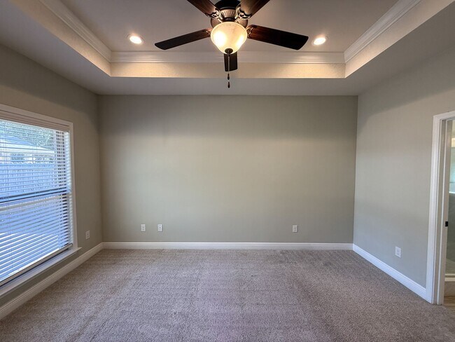 Building Photo - Spacious 3 Bedroom 2 Bath + Office with Split Floor Plan & Screened Patio in Pace!