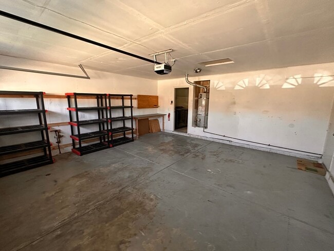 Building Photo - Beautiful 3-Bedroom, 2-Bathroom Home in Desirable Menifee Neighborhood