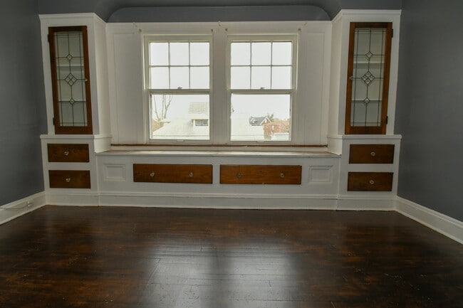 Building Photo - 18911 Locherie Ave