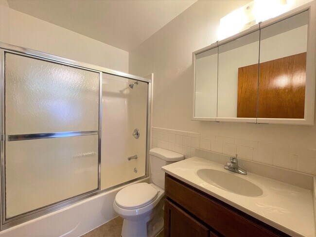 Building Photo - A clean and well-maintained 3-bed, 2-bath home located in the vibrant Laurel District.