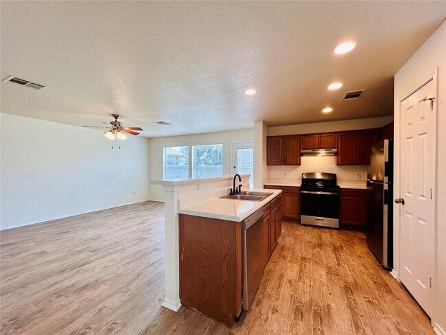 Building Photo - 3400 Etheredge Dr