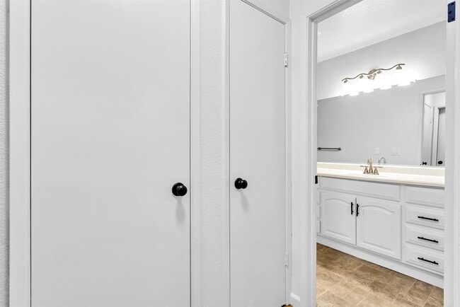 Building Photo - 165 Lighthouse Dr