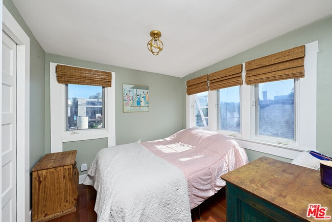 Building Photo - 34 Park Ave