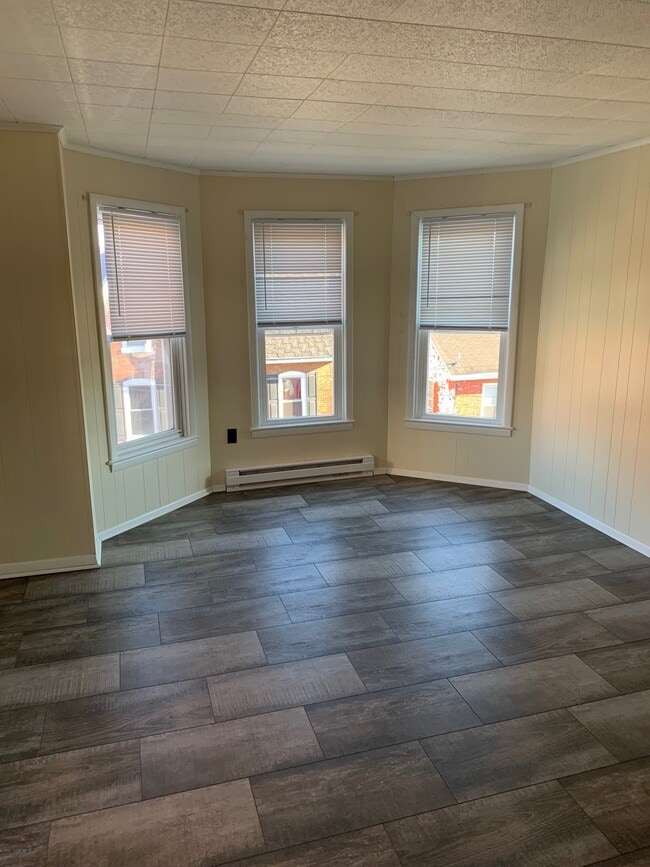 Building Photo - 36 S Potomac St