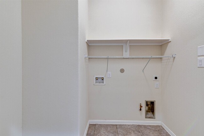 Building Photo - 84 Linnwood Dr