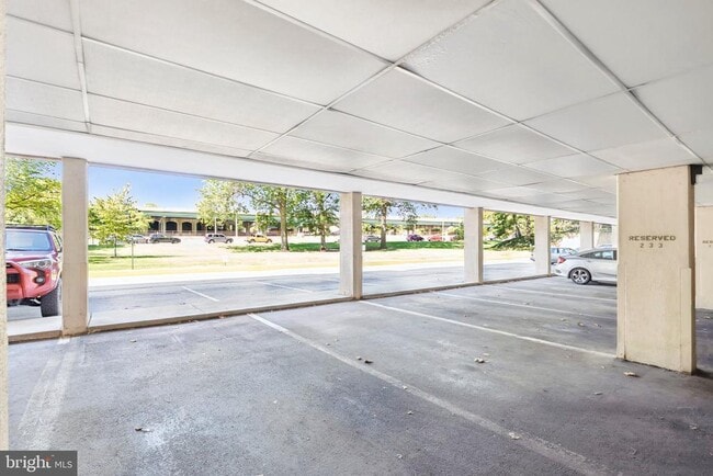 Building Photo - 1300 Army Navy Dr