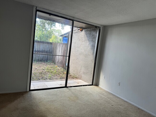 Building Photo - 717 SW 75th St