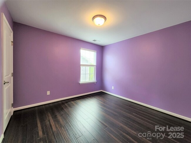 Building Photo - 1295 Farm Branch Dr SW