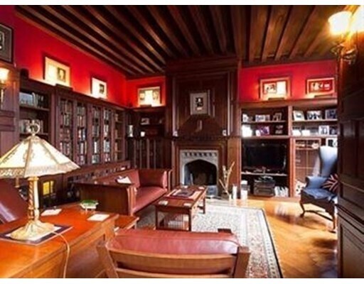 Building Photo - 14 Chestnut St