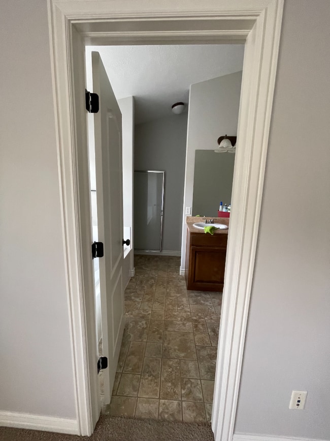 Building Photo - 14771 S Falkland Cove