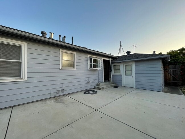 Building Photo - 1775 141st Ave
