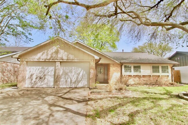 Primary Photo - 13511 Brook Hollow Dr