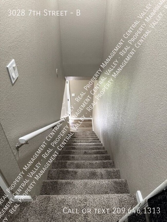 Building Photo - Ceres 2 Bedroom 1 Bathroom Tri-plex