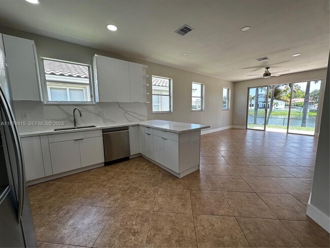 Building Photo - 2243 SW 134th Ave