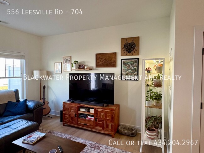 Building Photo - 556 Leesville Rd