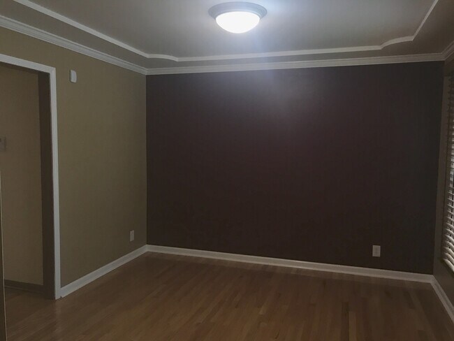 Building Photo - {15031} Charming Two Story Home + Huge, Fenced Yard + Cul de Sac