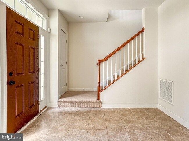 Building Photo - 42365 Pine Forest Dr