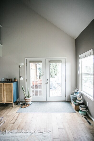 Building Photo - 2908 Des Moines Dr