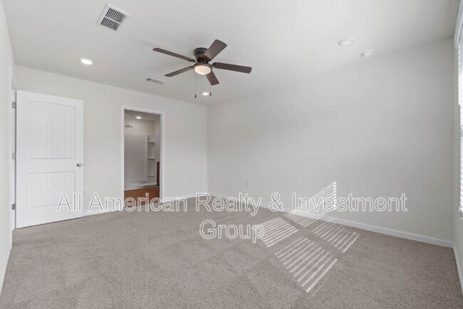 Building Photo - 1047 Limpkin St