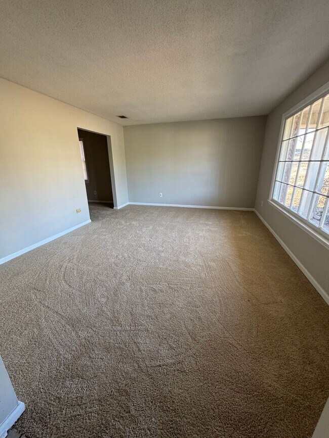 Building Photo - Located in the Heart of Evans