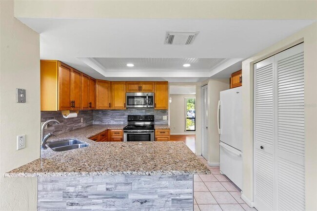 Building Photo - 41 Hembury Ln