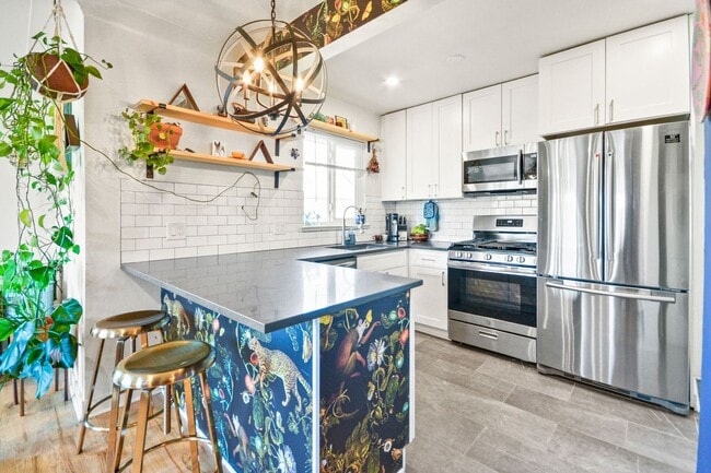 Building Photo - 2Bed/1bath beautiful Home close to City Park