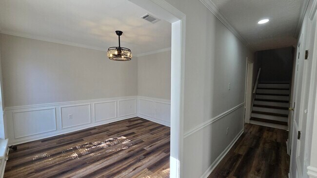 Building Photo - 123 Moss Creek Dr