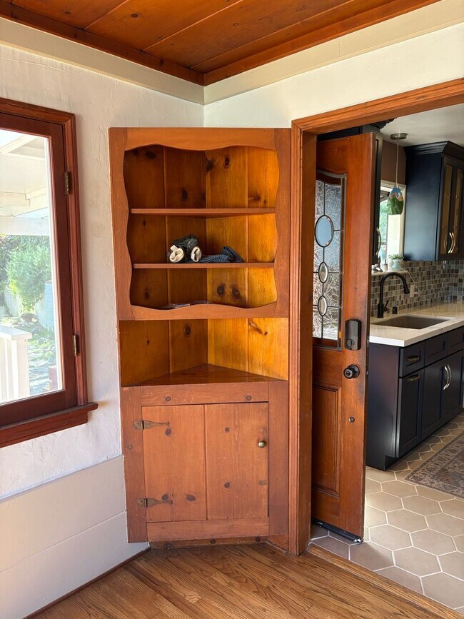 Building Photo - Views! Enchanting 2+1 Artists Retreat Nestled in Tujunga Hillsides