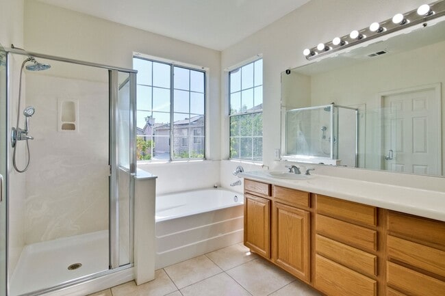 Building Photo - Spacious 4-Bedroom Home on Private Cul-De-Sac | No HOA | Custom Closets, New Floors & Lush Backya...