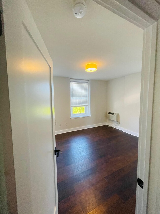 Building Photo - 430 S Matlack St
