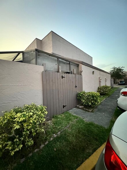 Building Photo - 12306 NW 13th Ct