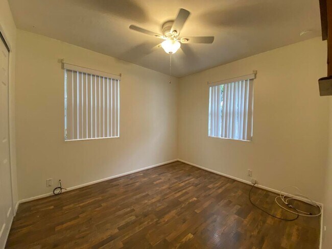 Building Photo - 2/1 plus bonus room in Holly Hill