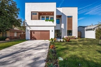 Building Photo - 9409 Lenel Pl